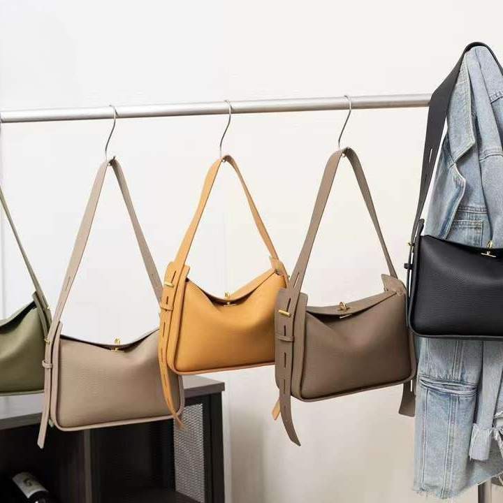 Tas Selempang Kulit Asli JW un - Women Bags Jw Pei ulasan dan harga